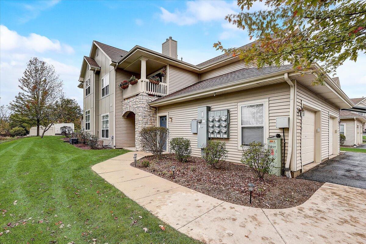 9337 S Cobblestone Way #F, Franklin, WI 53132