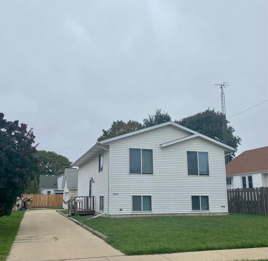 7532 23rd Ave, Kenosha, WI 53143