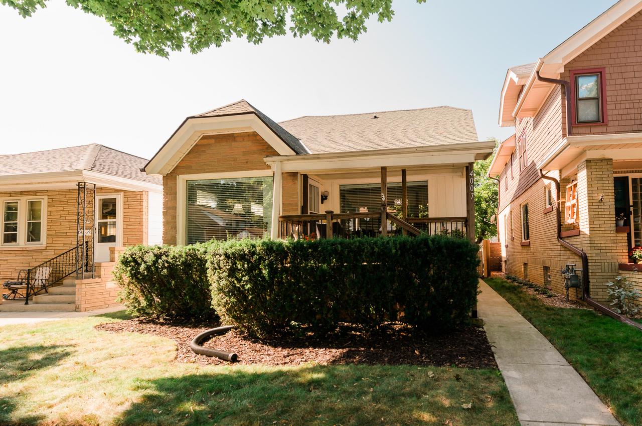 4007 S Kansas Ave, Saint Francis, WI 53235