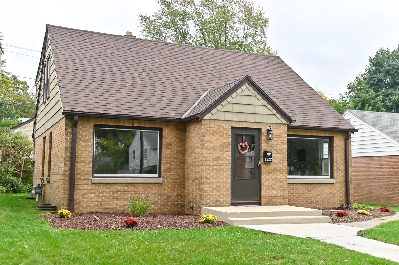2866 N 90th St, Milwaukee, WI 53222
