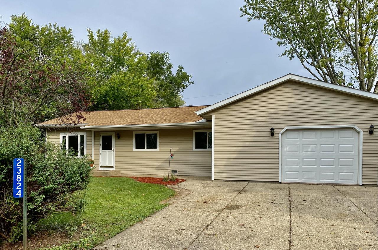 23824 127th St, Salem Lakes, WI 53179