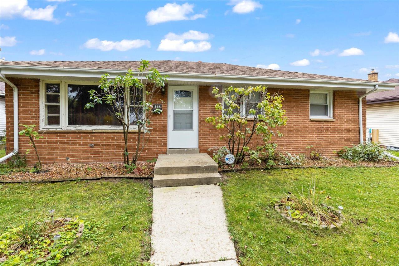 9543 W Beckett Ave, Milwaukee, WI 53225