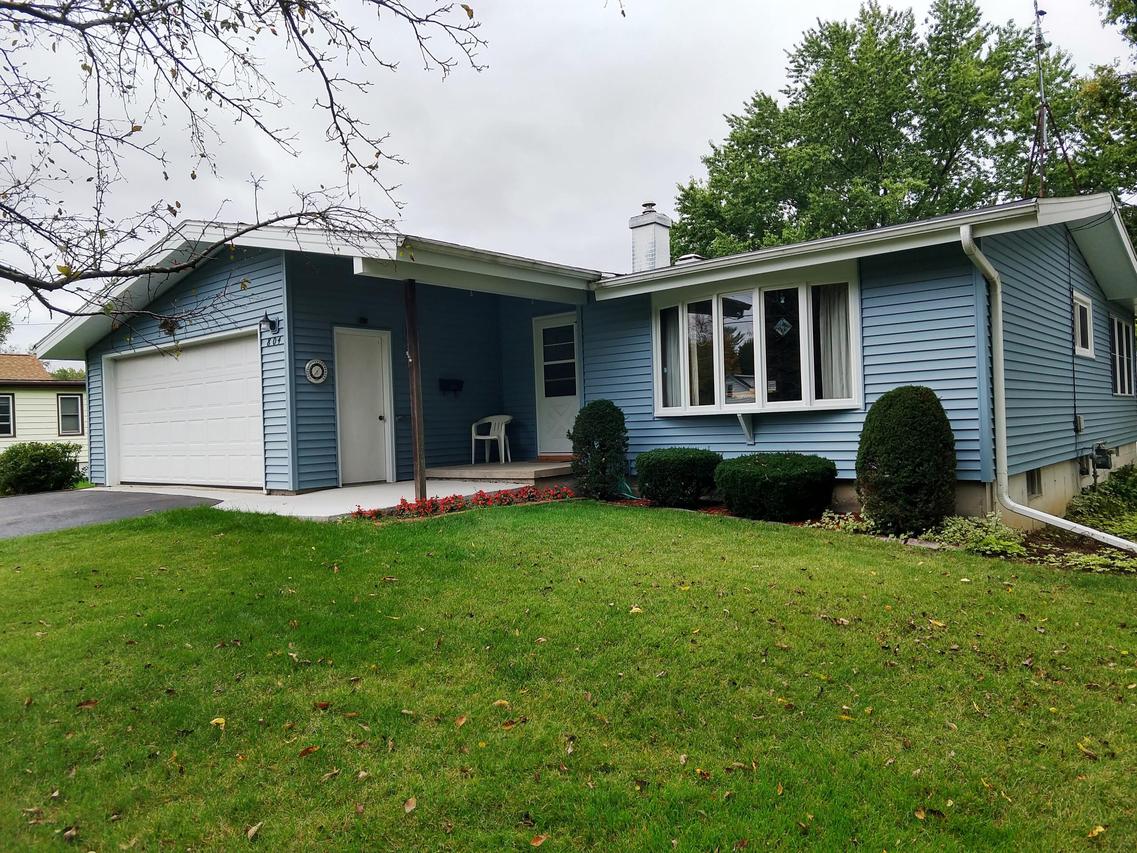 804 N Water St, Watertown, WI 53098