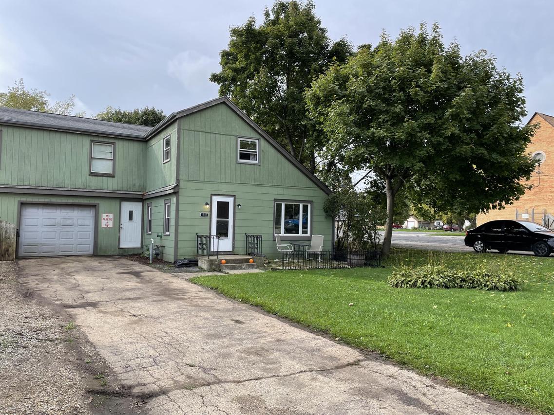 1805 Johnson Ave, Caledonia, WI 53402