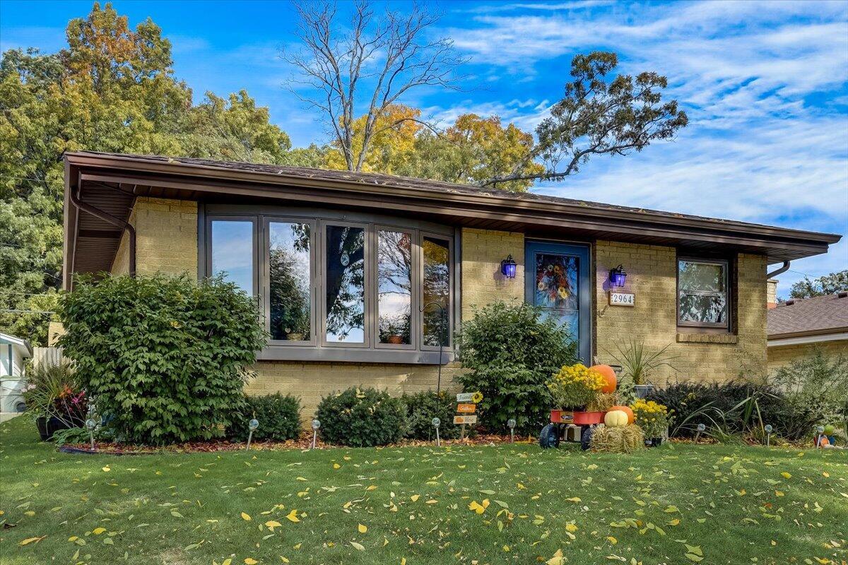 2964 W Wanda Ave, Milwaukee, WI 53221