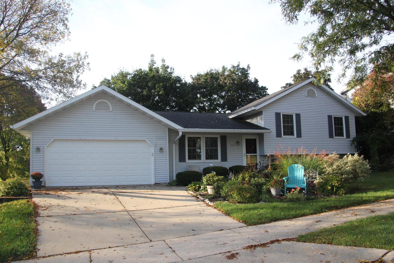 2101 Park View, Waukesha, WI 53188