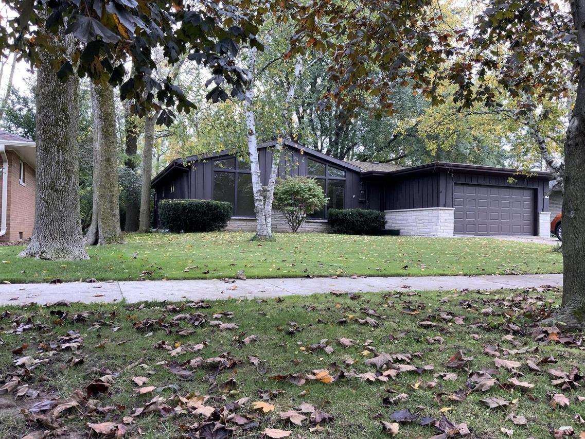 2117 Menasha Ave., Manitowoc, WI 54220