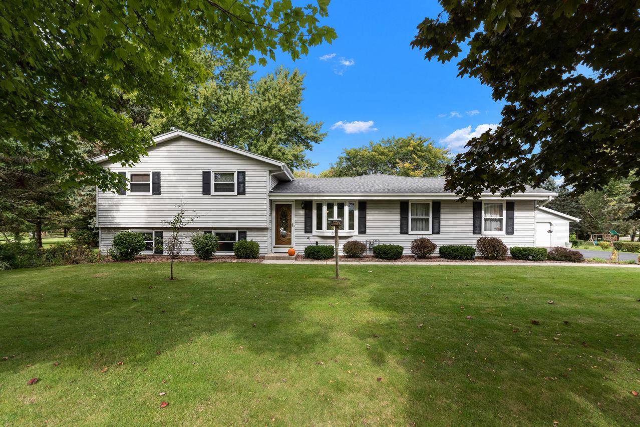 5112 William Tell Dr, Addison, WI 53095