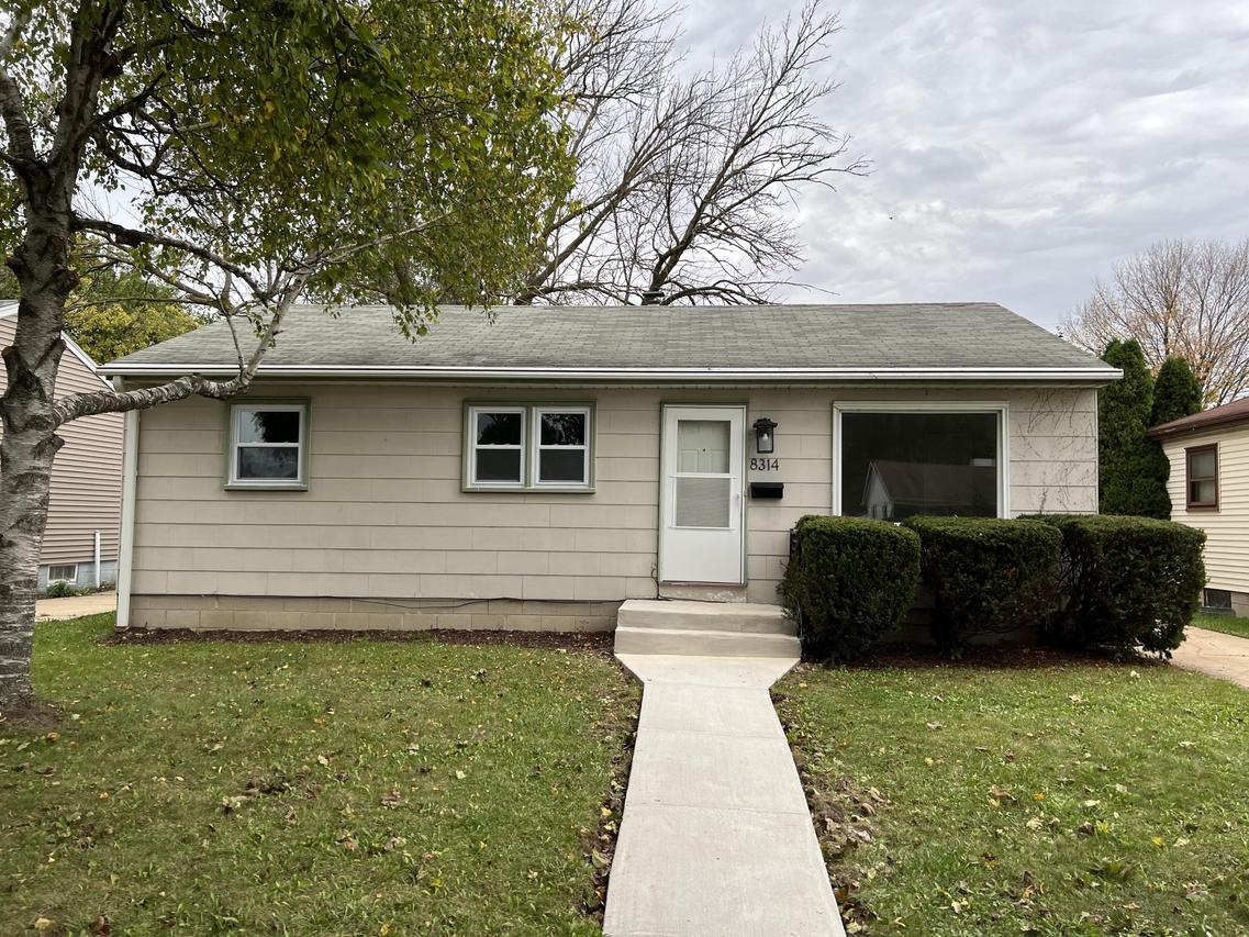 8314 W Herbert Ave, Milwaukee, WI 53218