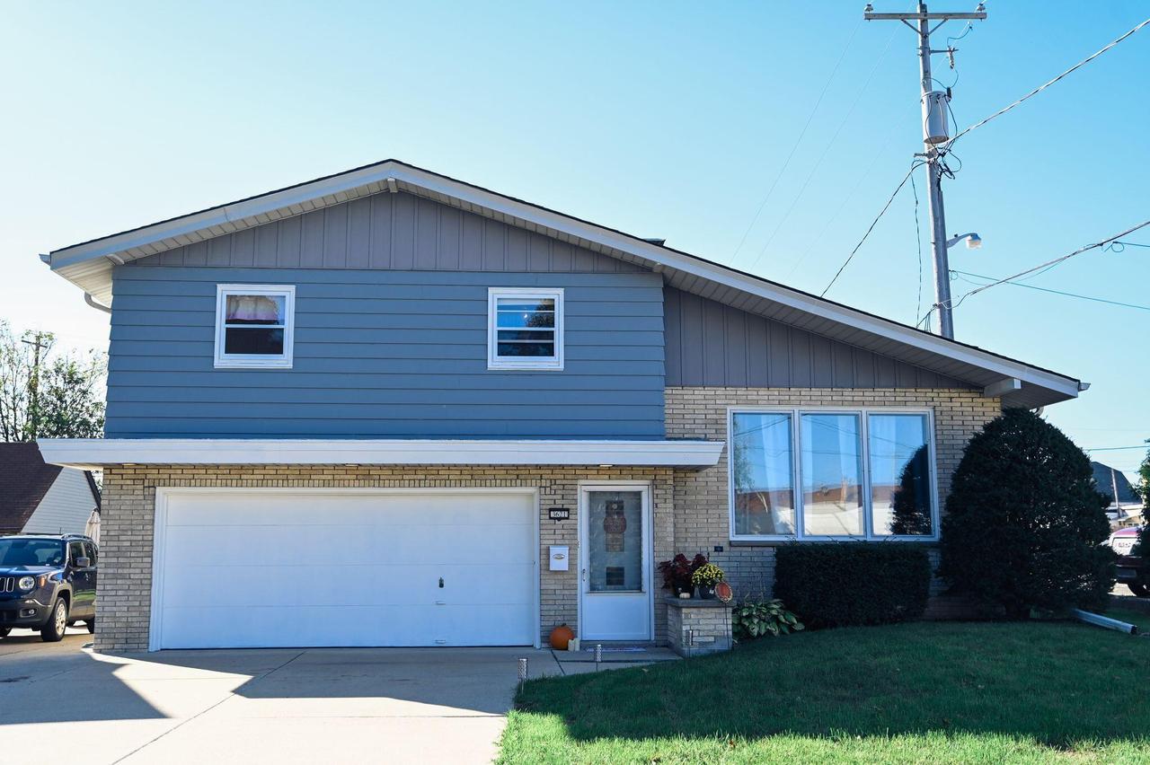 3621 E Iona Ter, Cudahy, WI 53110
