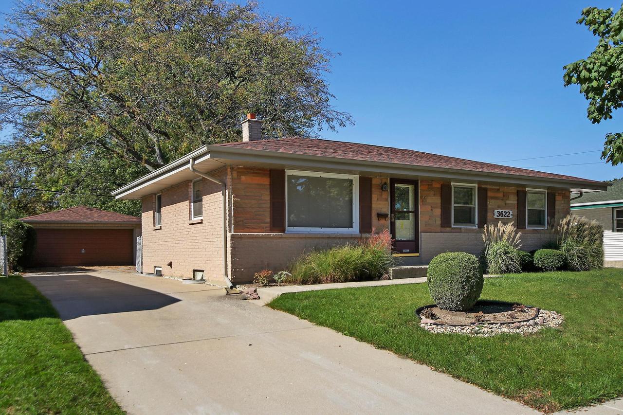 3622 Spruce St, Racine, WI 53403