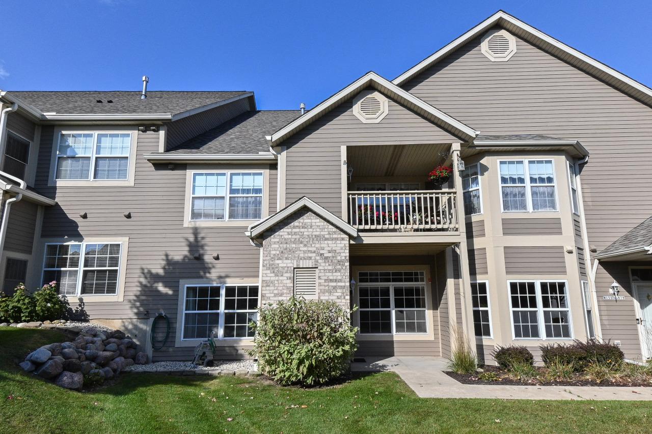 W159N4880 Graysland Dr, Menomonee Falls, WI 53051