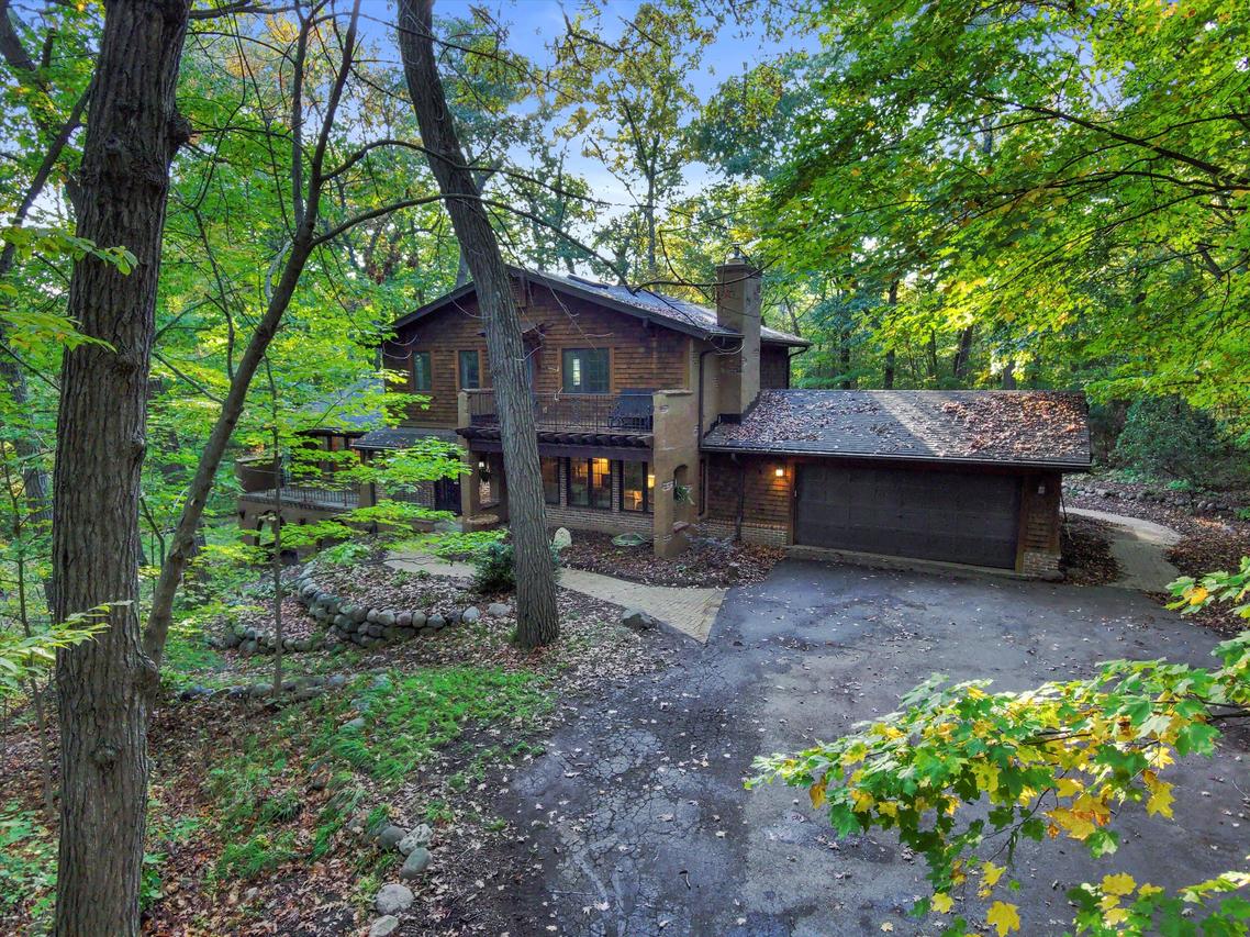 367 Wildwood Rdg, Richfield, WI 53017