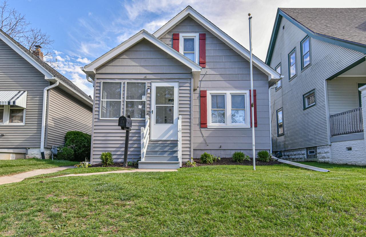 2415 Harrison Pl, South Milwaukee, WI 53172