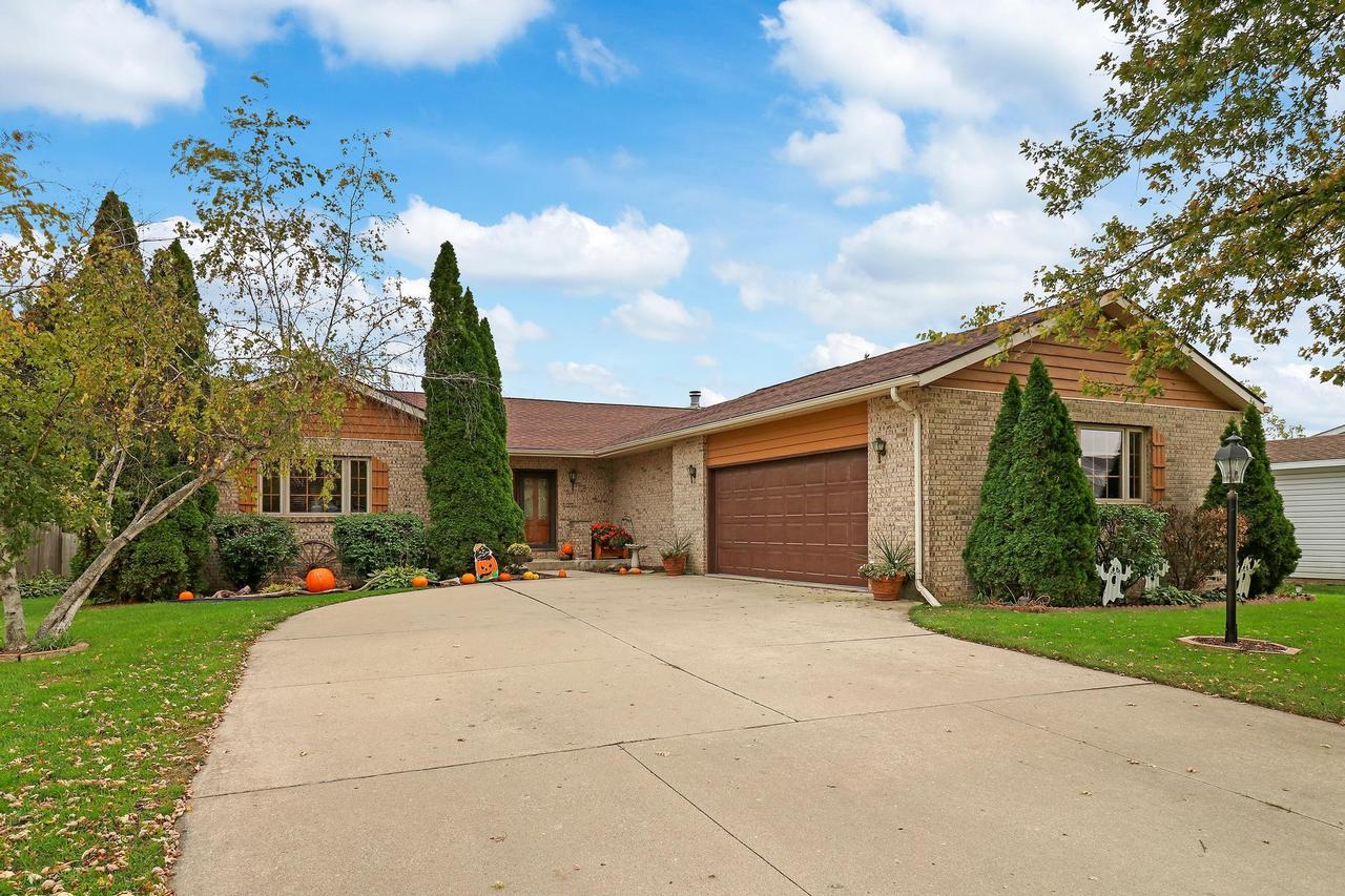 4017 55th St, Kenosha, WI 53144