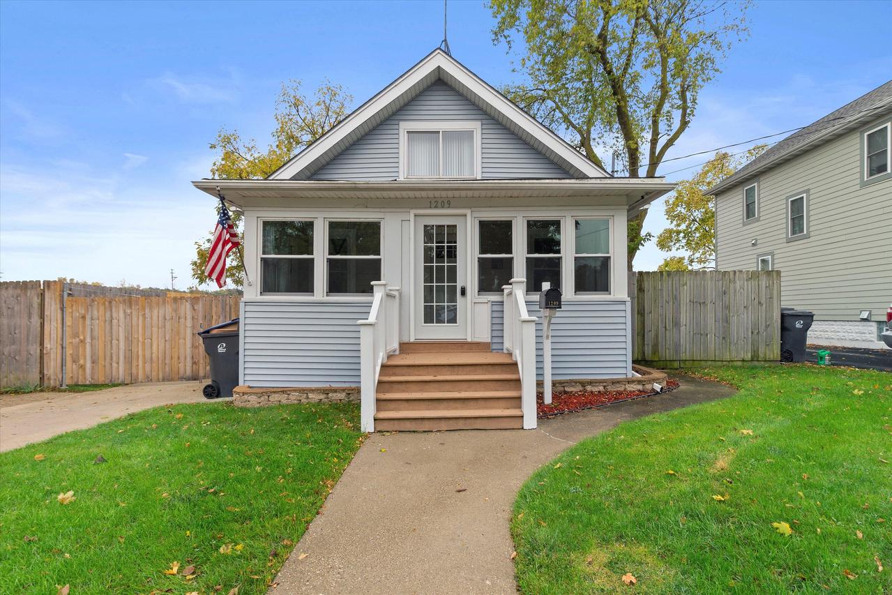 1209 Beechwood Ave., Waukesha, WI 53186