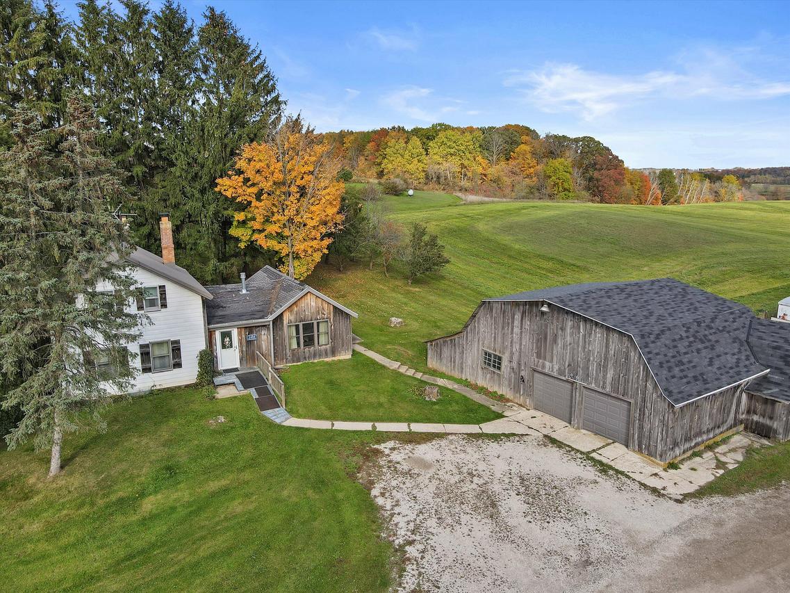 2488 Powder Hill, Erin, WI 53027