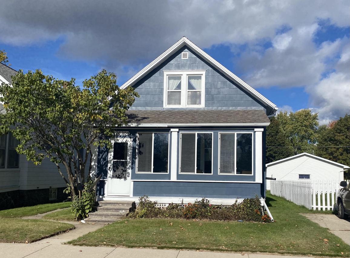 2620 Hall Ave, Marinette, WI 54143