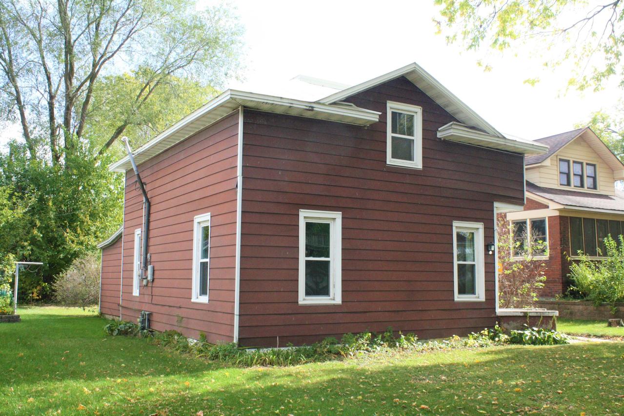1912 Liberty St, La Crosse, WI 54603