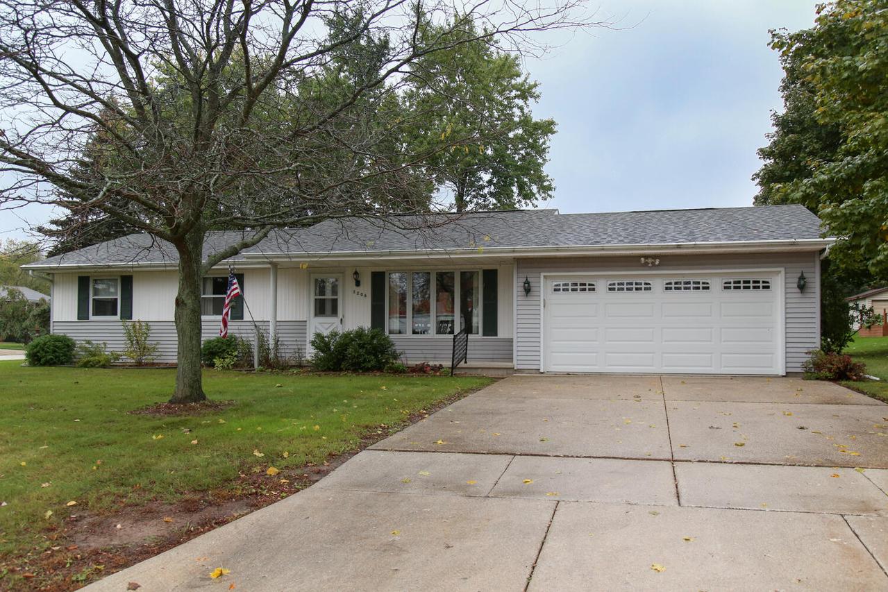 1206 Wilson St, Plymouth, WI 53073