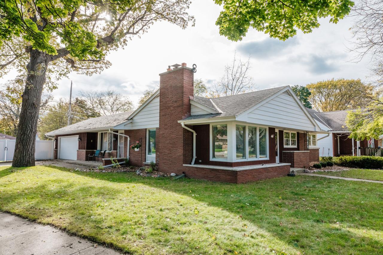 7405 W Dakota St, West Allis, WI 53219