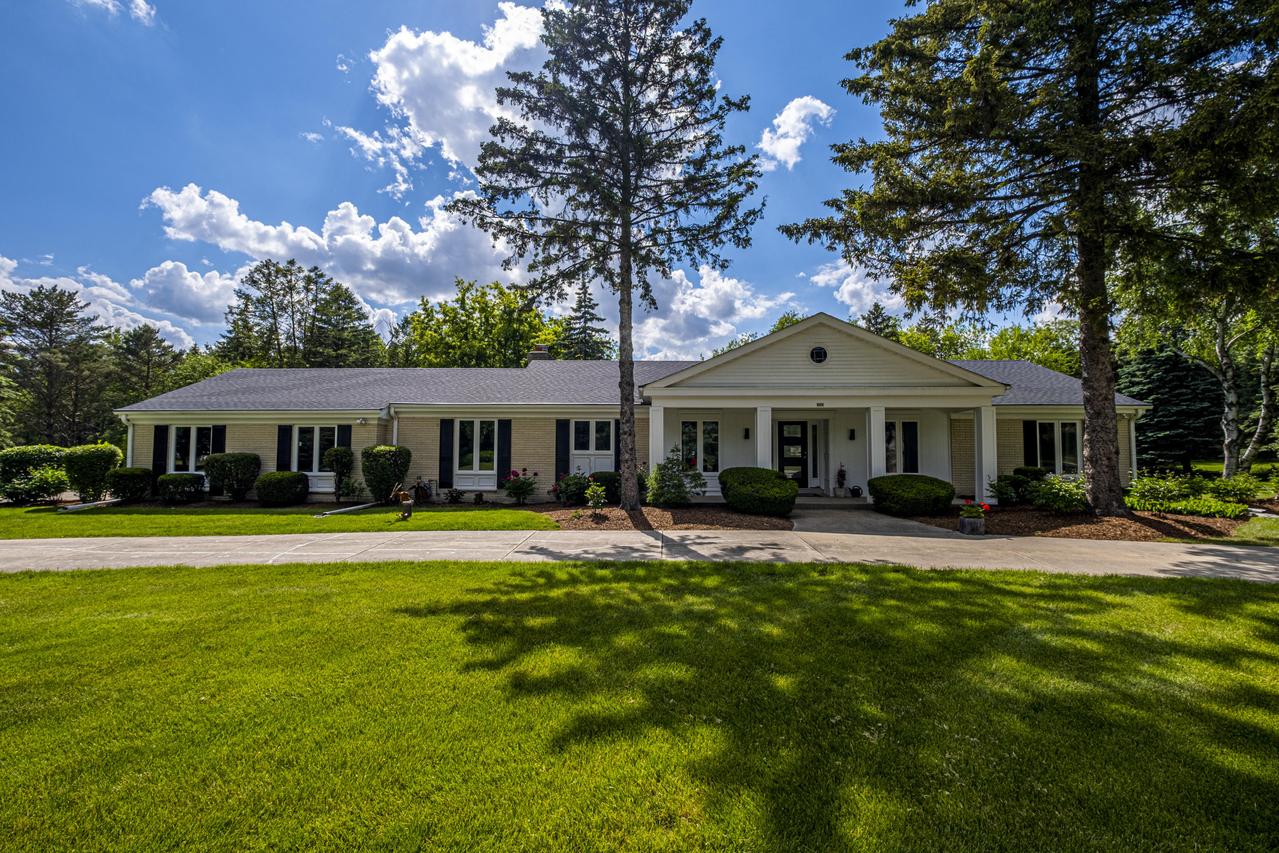 911 E Tara Hill, Erin, WI 53027