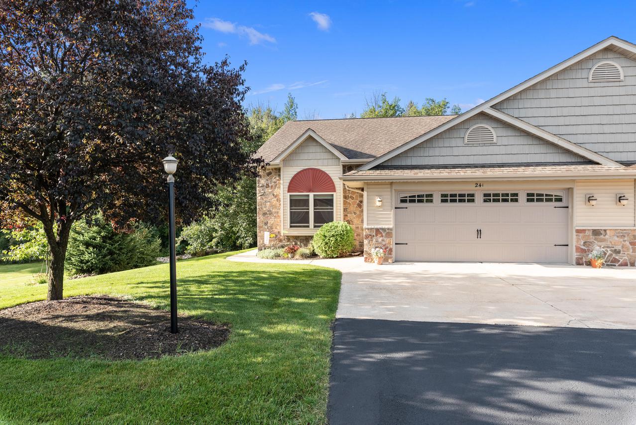 241 Four Seasons Ln, Kewaskum, WI 53040