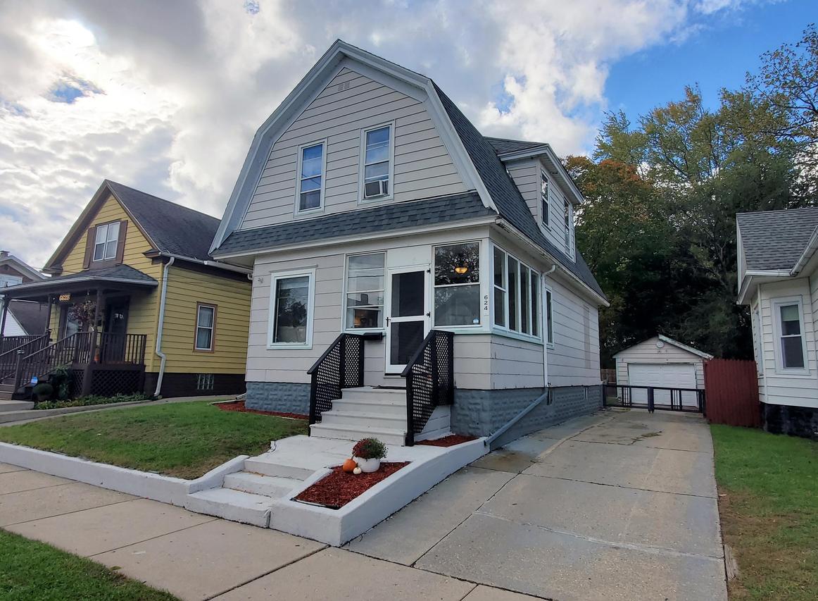 6624 11th Ave., Kenosha, WI 53143