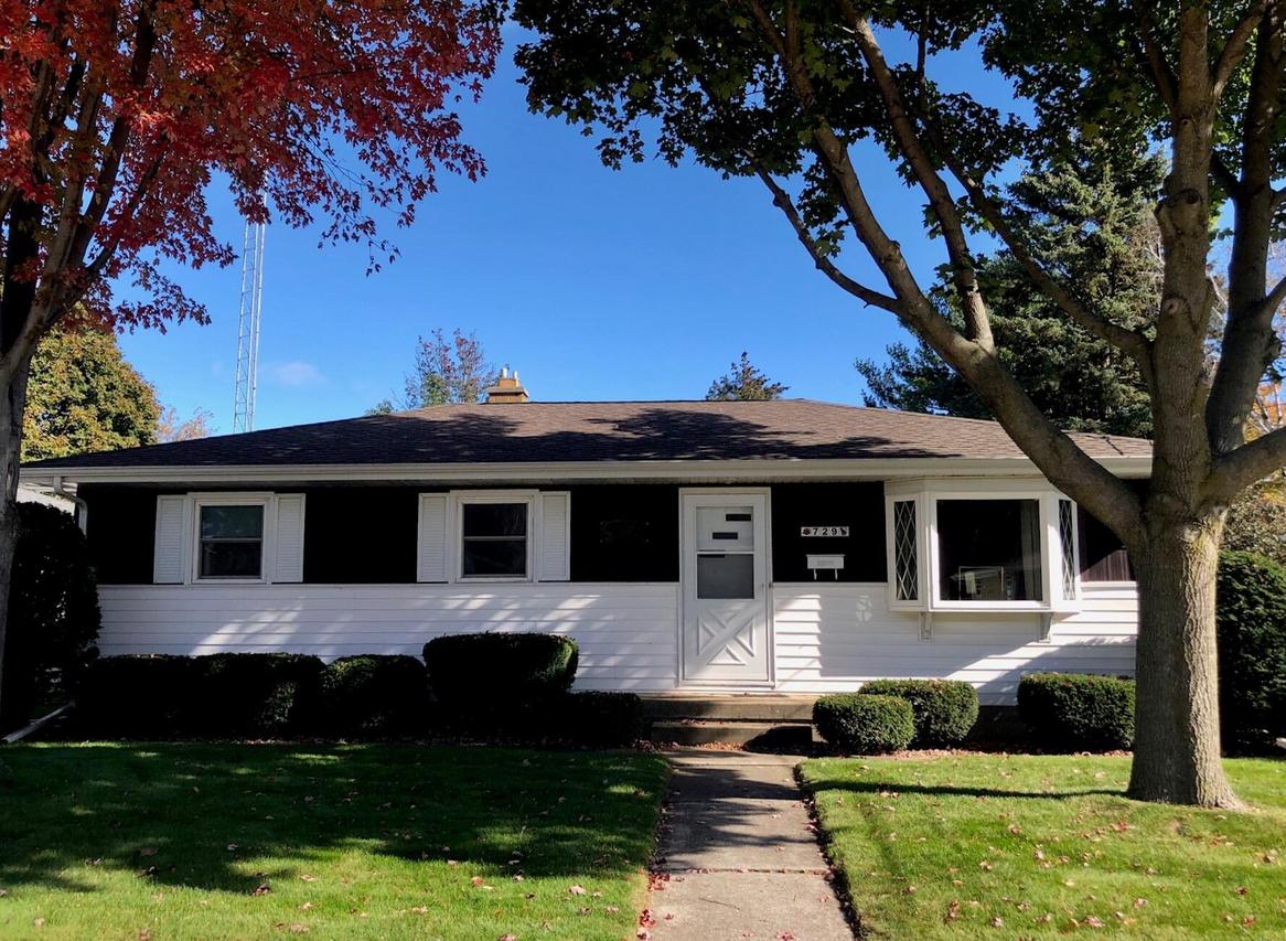 729 S 30th St, Manitowoc, WI 54220