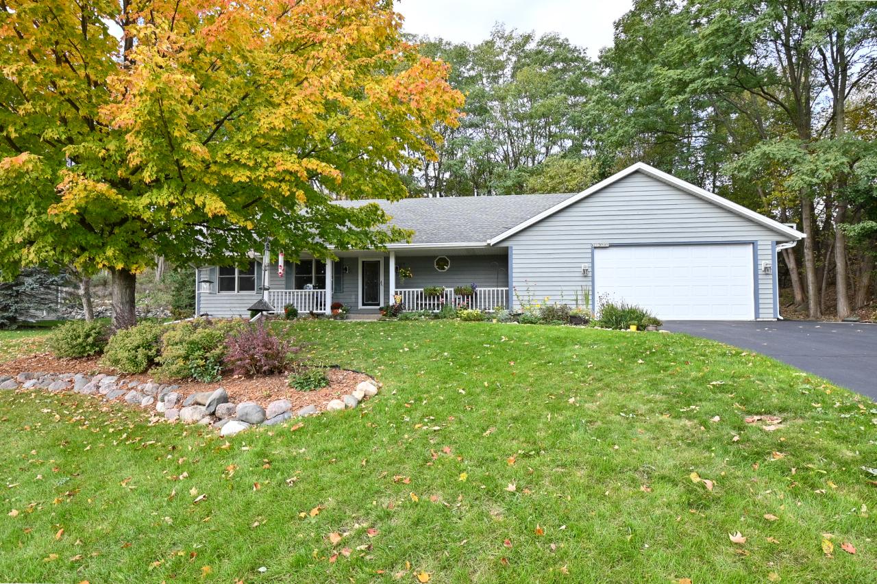 W231N7035 Homestead Ct, Sussex, WI 53089