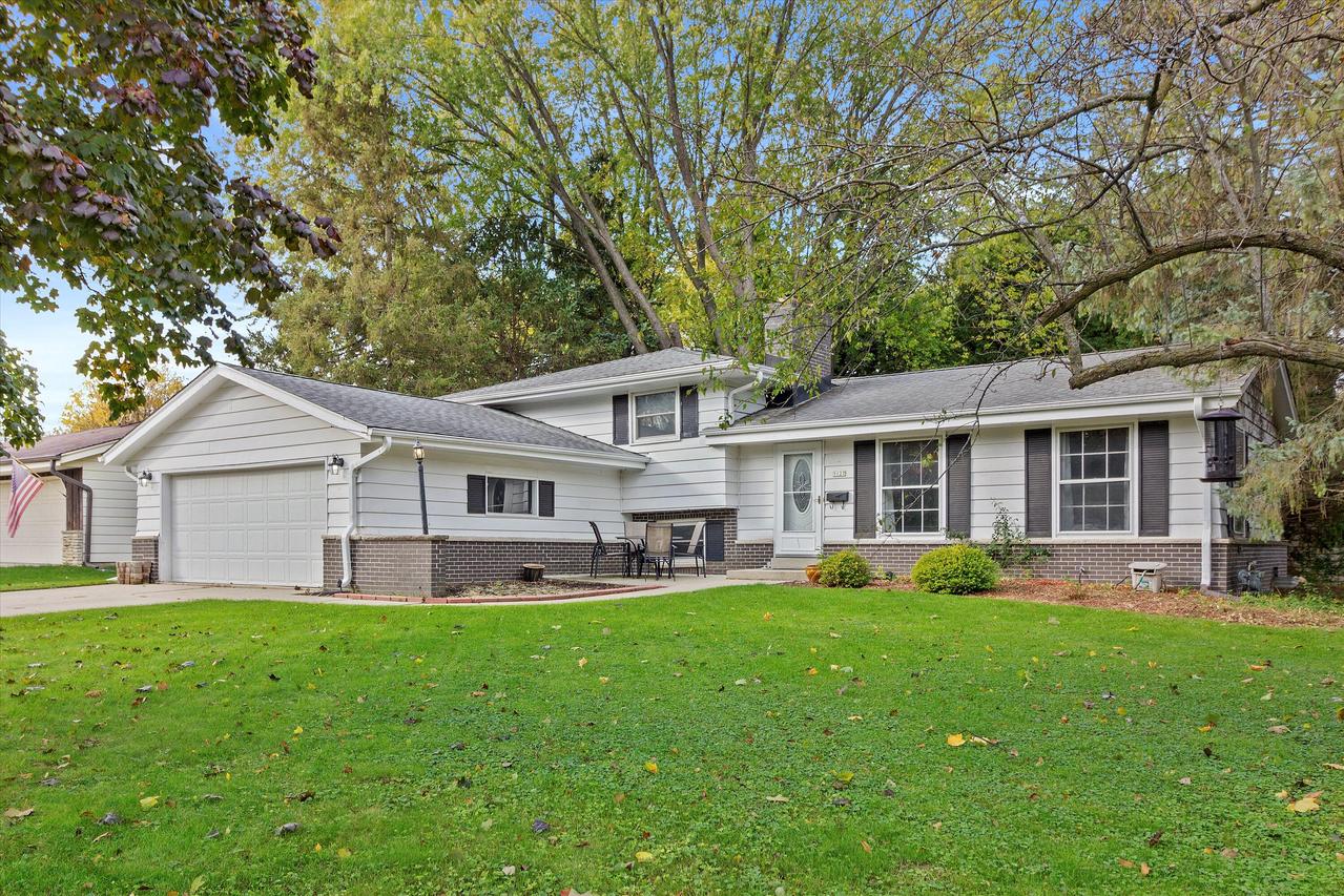 5127 Russell Ct, Greendale, WI 53129