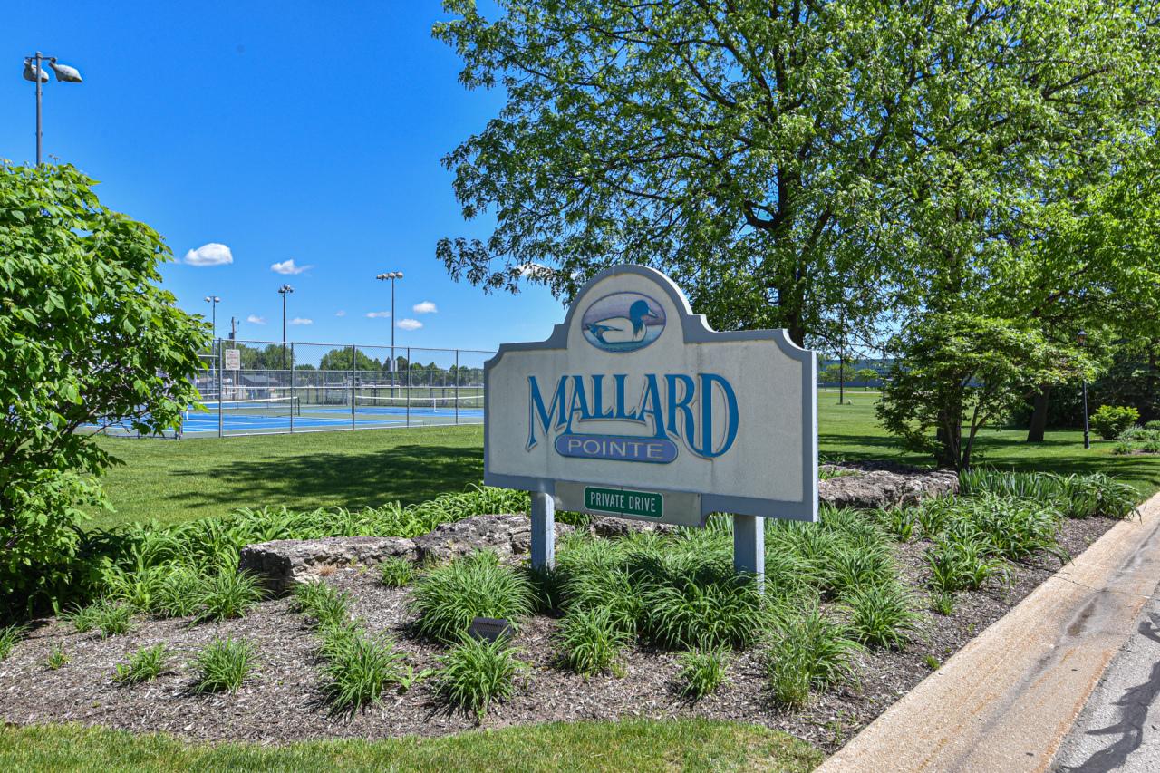 1911 Mallard Point #F, Waukesha, WI 53189
