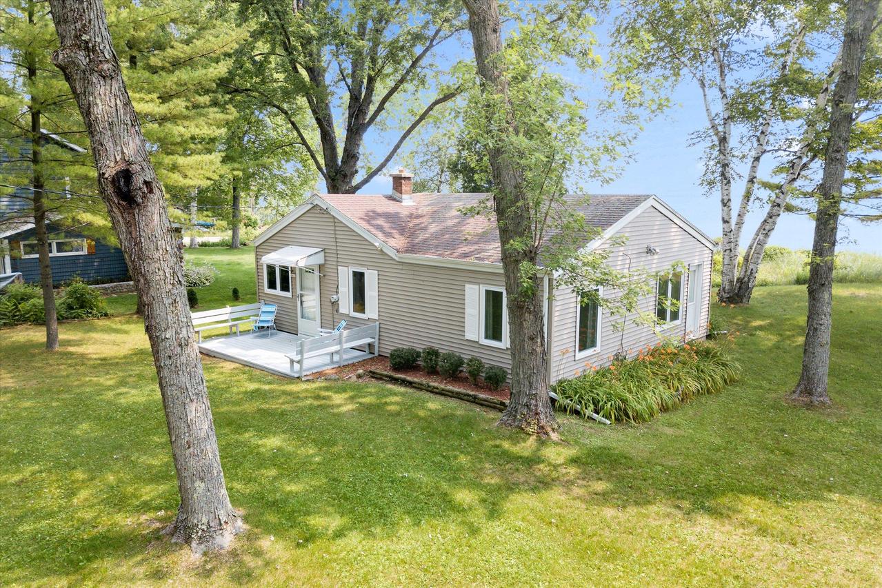 6612 Silver Beach, Belgium, WI 53013