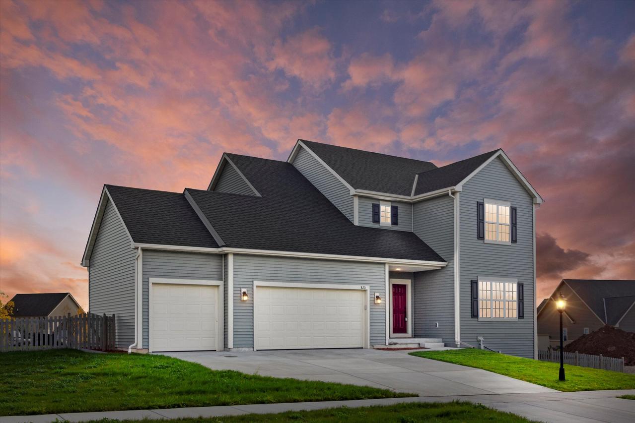 820 Amber Ln, Port Washington, WI 53074