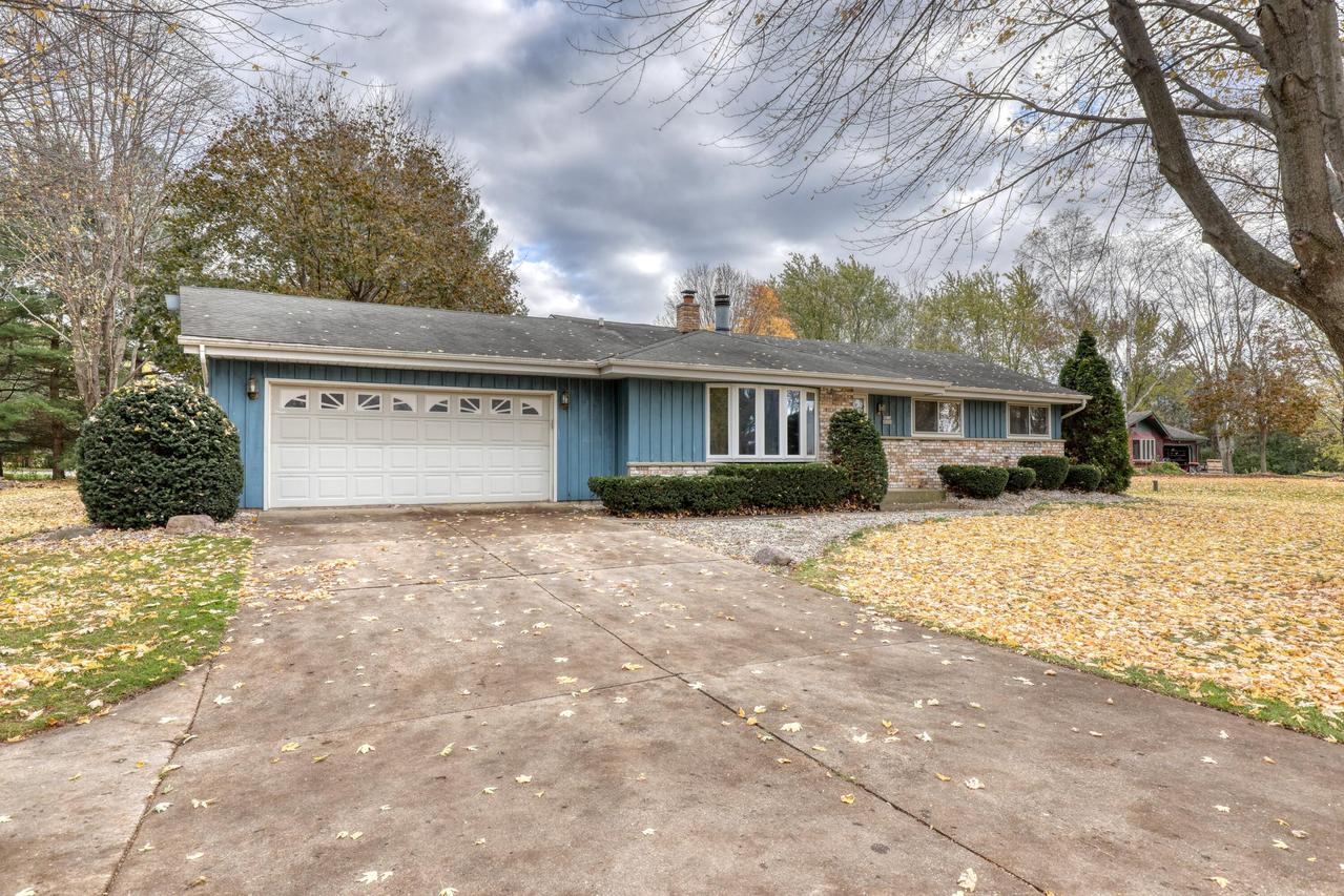 W236N9464 Mt Vernon Dr, Lisbon, WI 53017