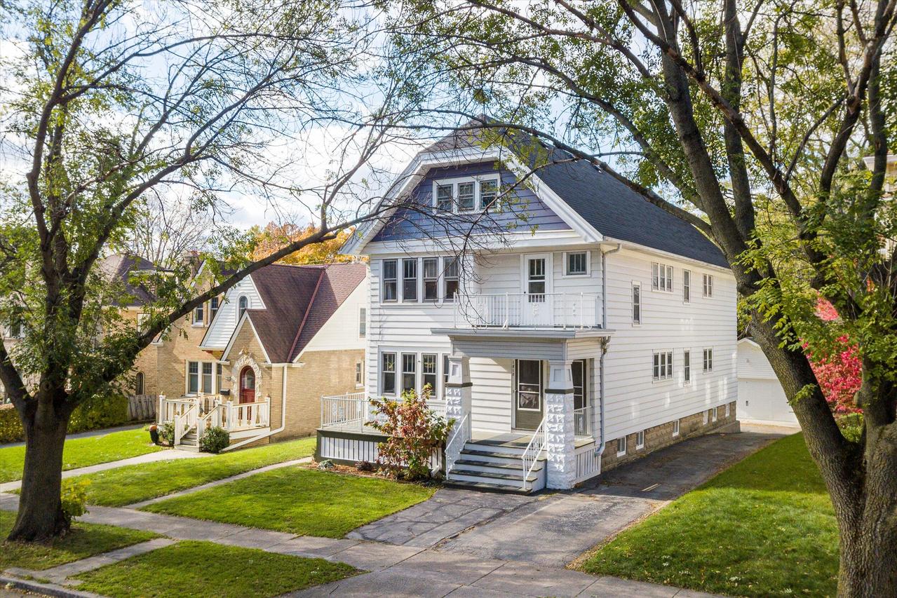1815 N 70th St., Wauwatosa, WI 53213