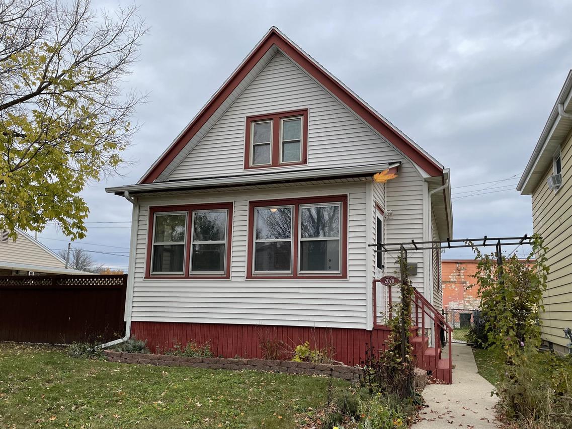 2078 S 57th St, West Allis, WI 53219