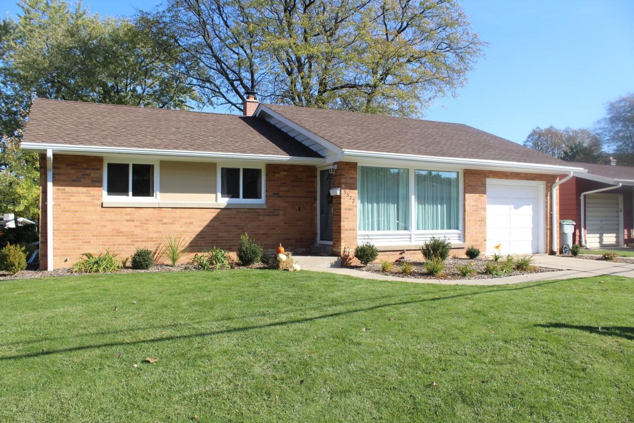 3572 S Sunset Dr, Milwaukee, WI 53220