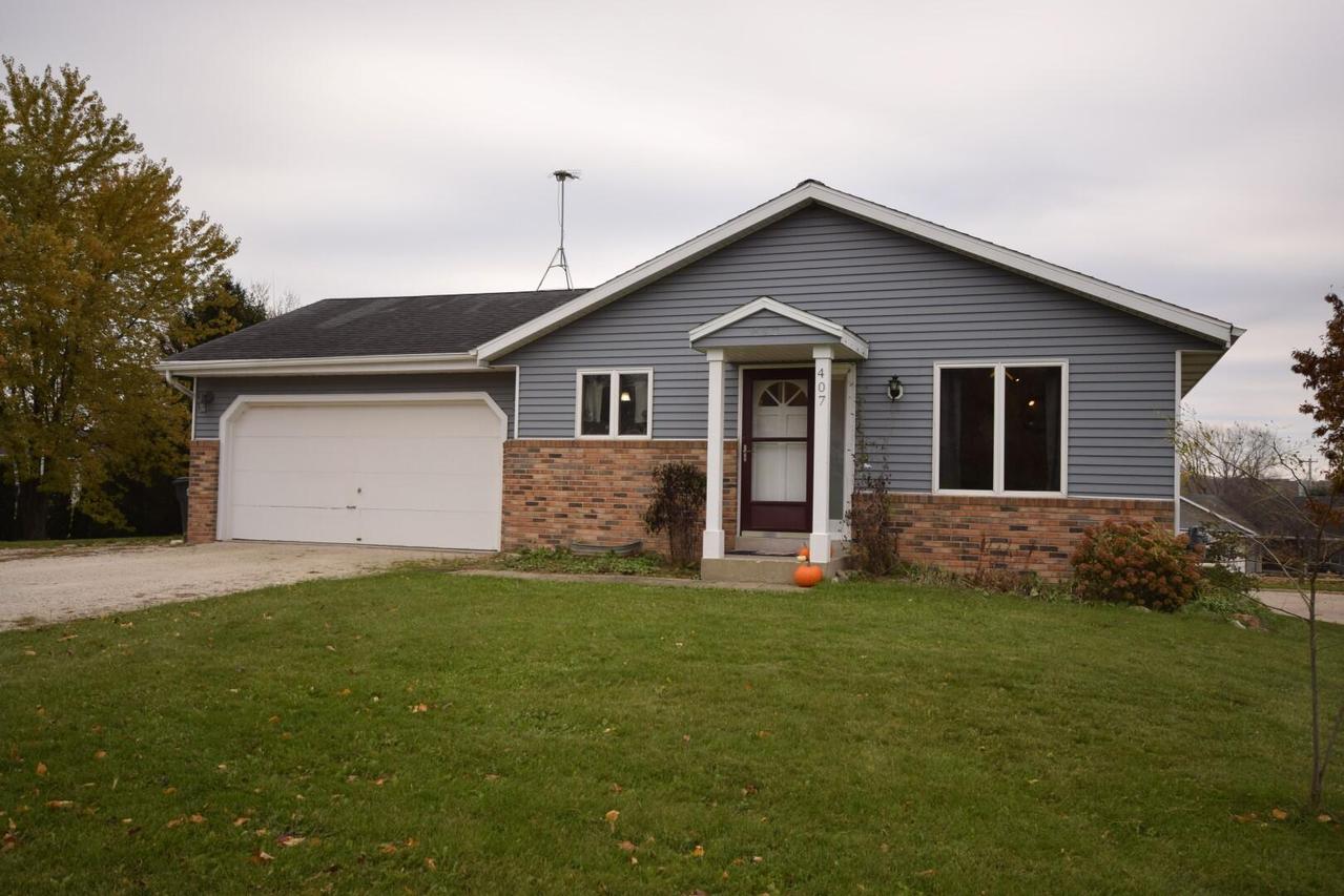 407 Ann Marie Ave, Iron Ridge, WI 53035