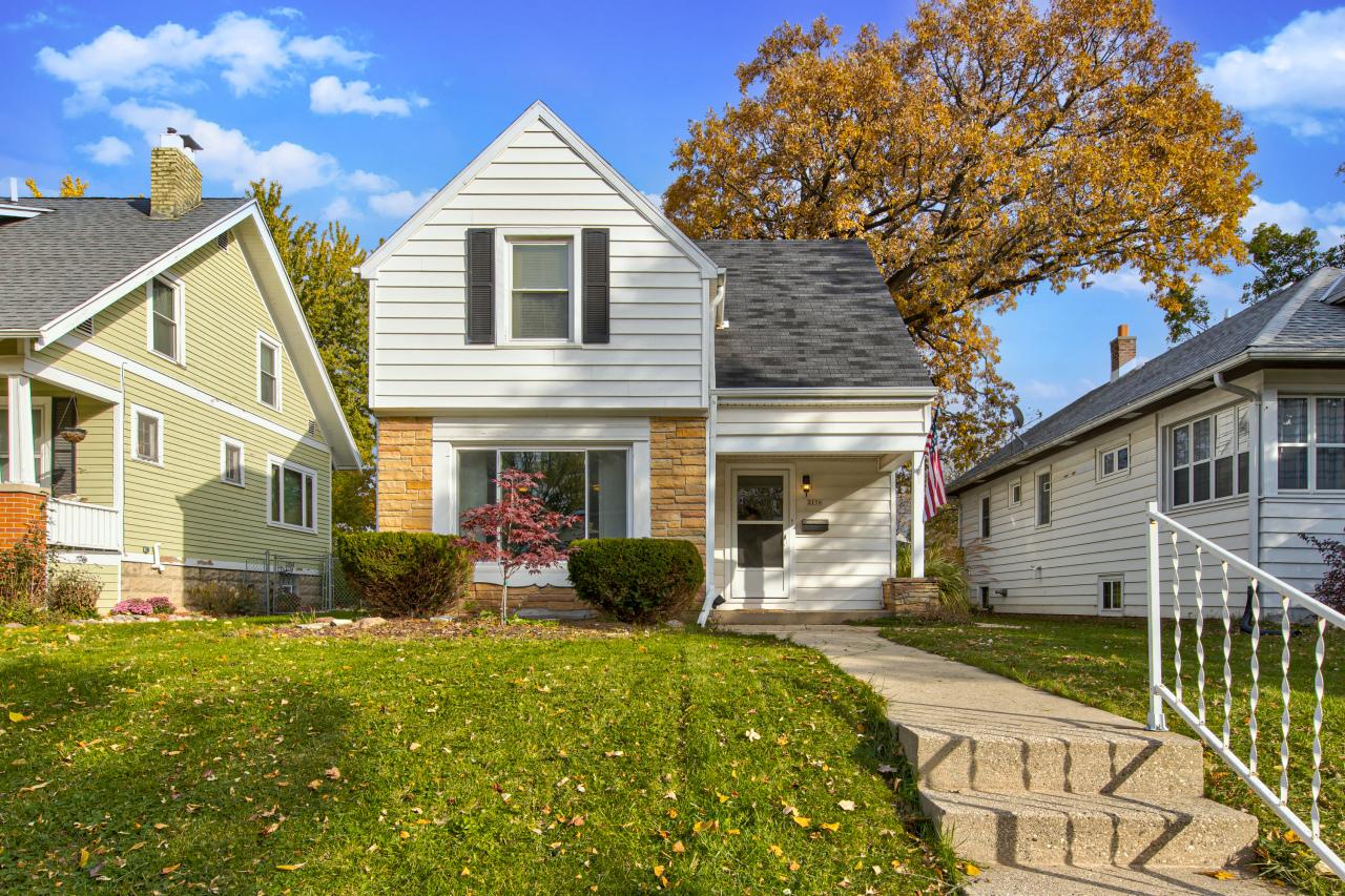2156 S 78th St, West Allis, WI 53219