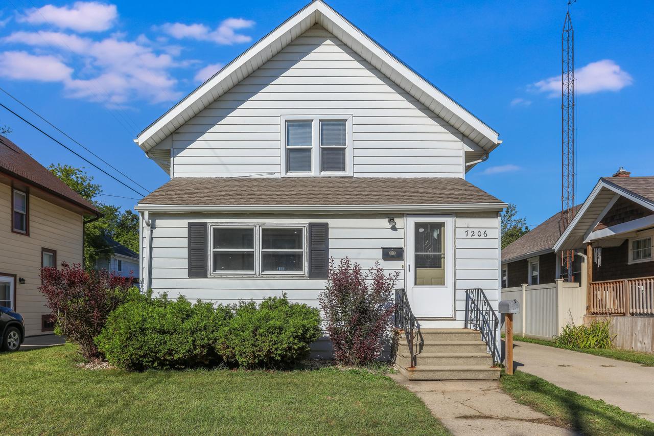 7206 14th Ave, Kenosha, WI 53143