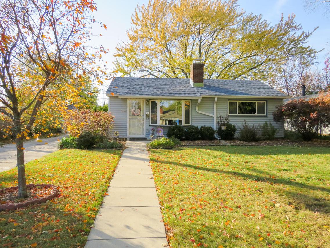 3121 N 83rd St, Milwaukee, WI 53222