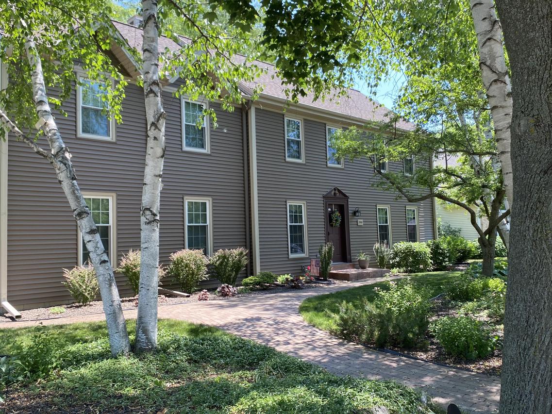 3980 S Greenlawn Ter., New Berlin, WI 53151