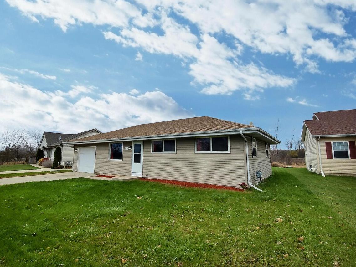 9428 W Laramie Rd, Milwaukee, WI 53224