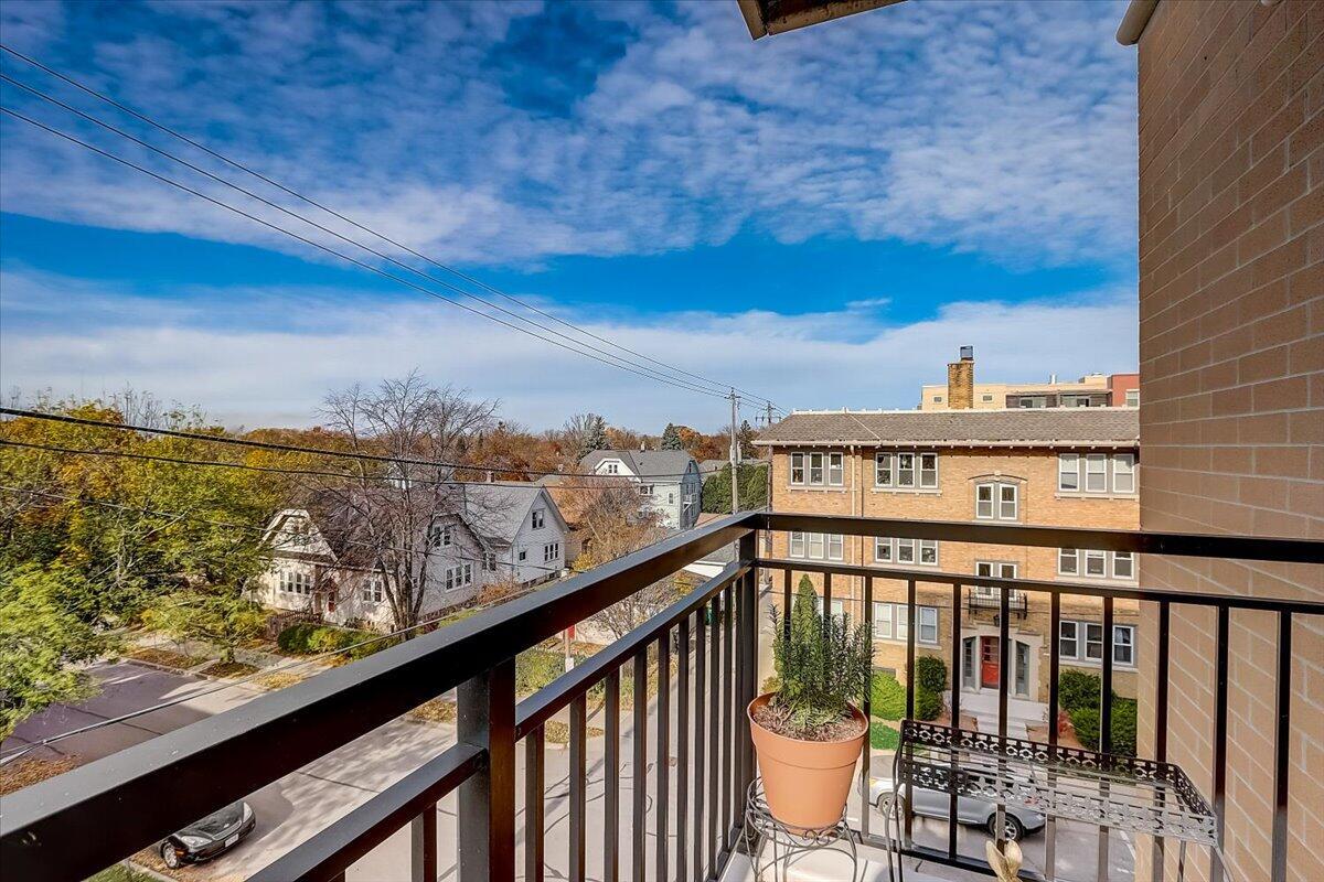 1717 E Kensington Blvd #300, Shorewood, WI 53211