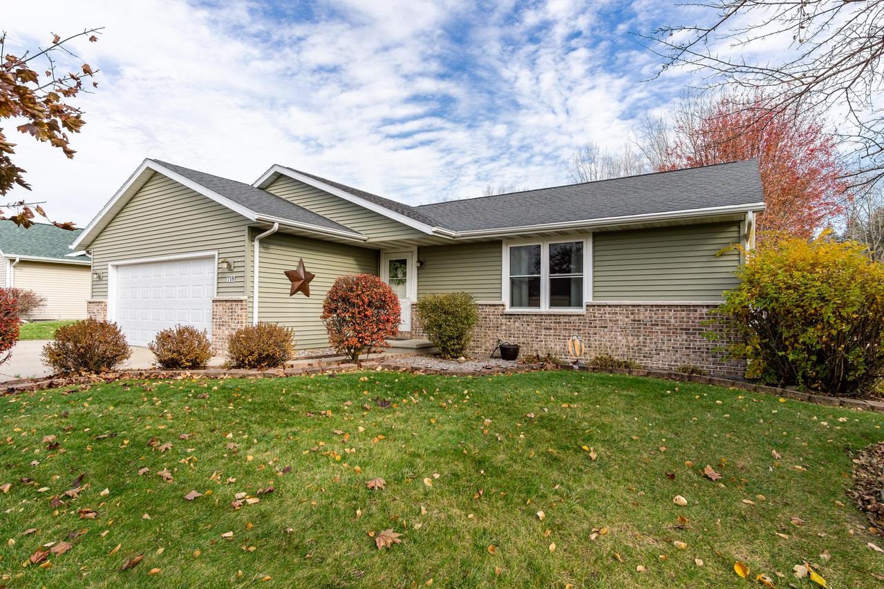718 Donald St, Mayville, WI 53050
