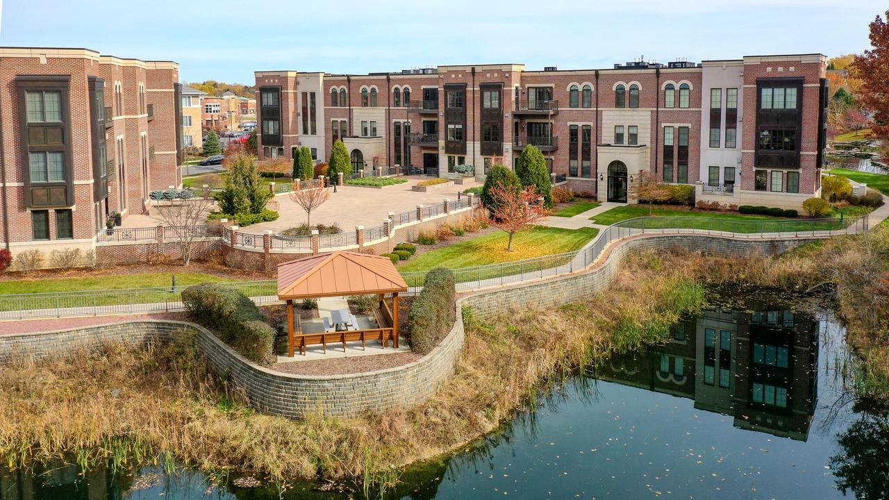 19115 Thomson Dr #102, Brookfield, WI 53045