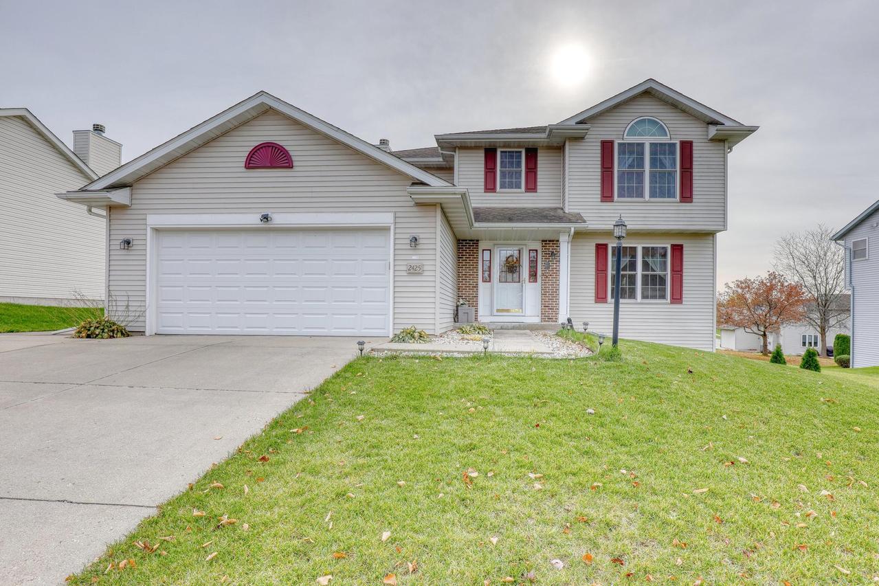 2425 Forest Hill, Waukesha, WI 53188
