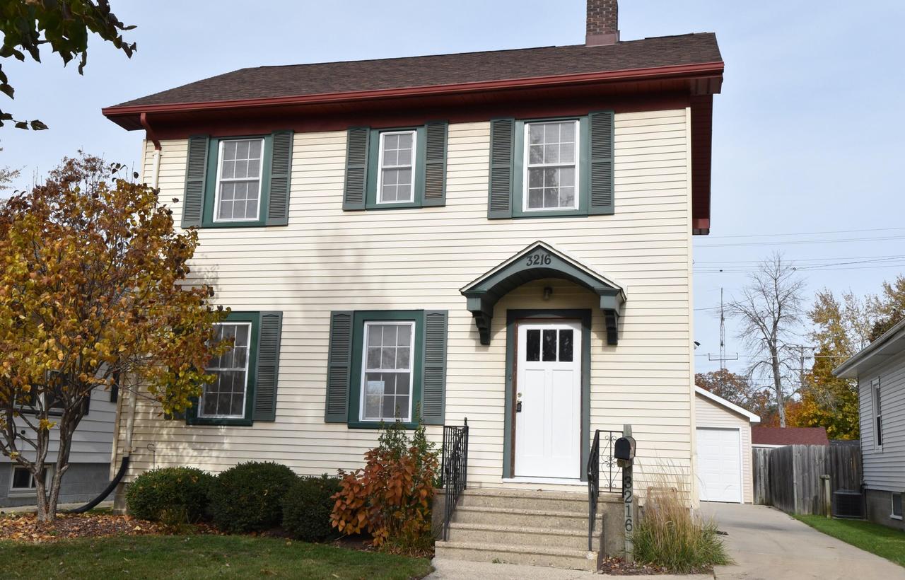 3216 75th St, Kenosha, WI 53142