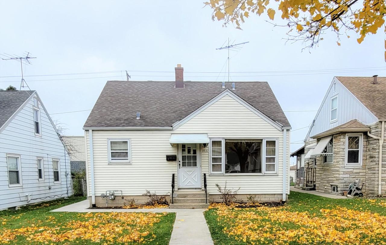 3531 S 20th St, Milwaukee, WI 53221